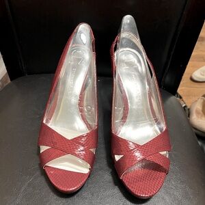Etienne Aigner 8.5 Red Textured Open Toe Pumps Preowned